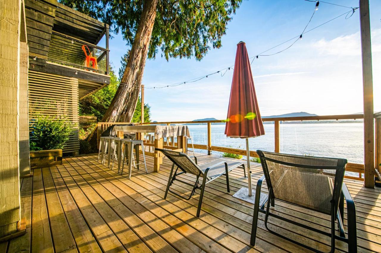 Waterfront Cottage With Superb Coastline Views West Vancouver Exteriör bild