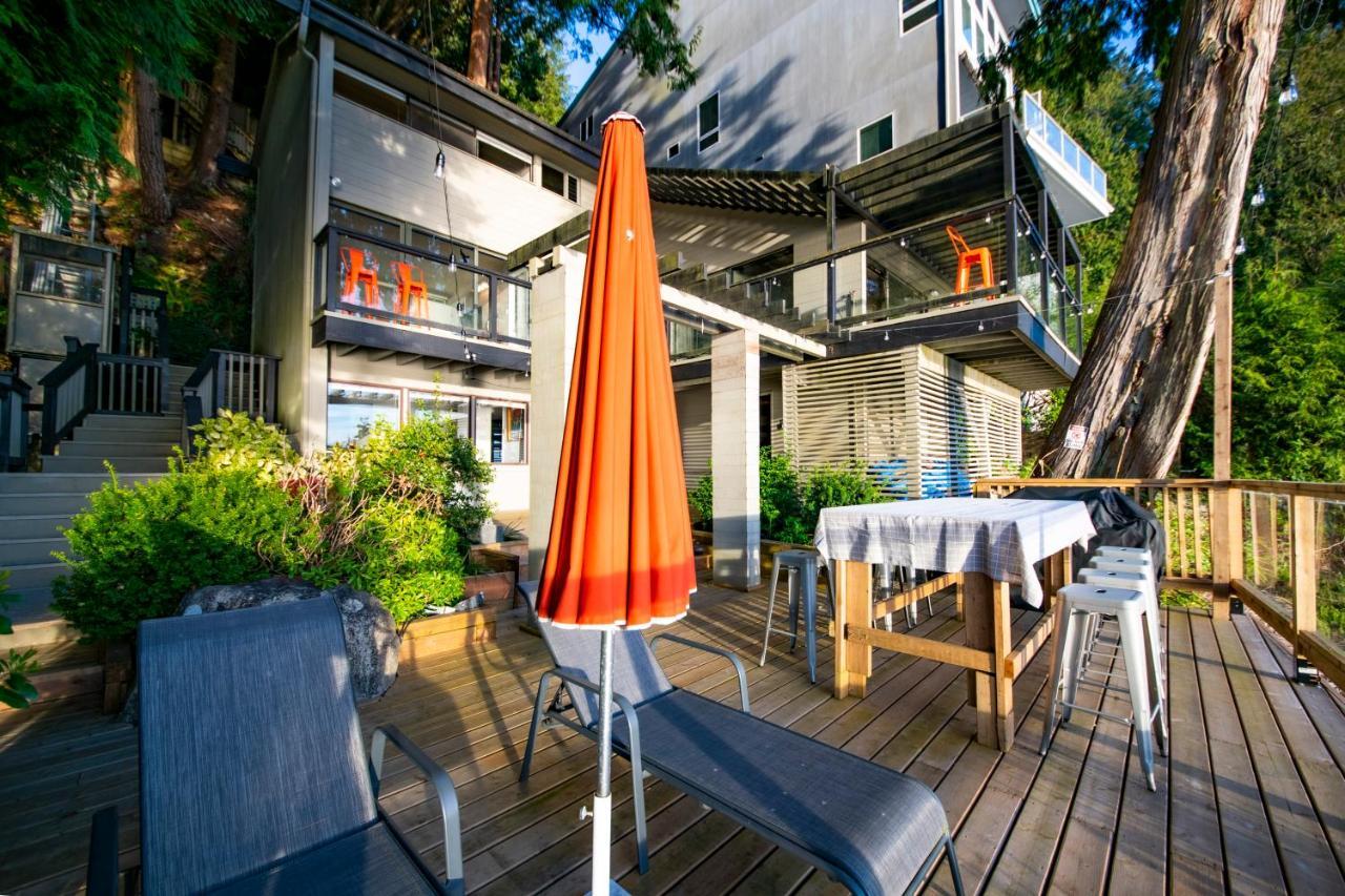 Waterfront Cottage With Superb Coastline Views West Vancouver Exteriör bild
