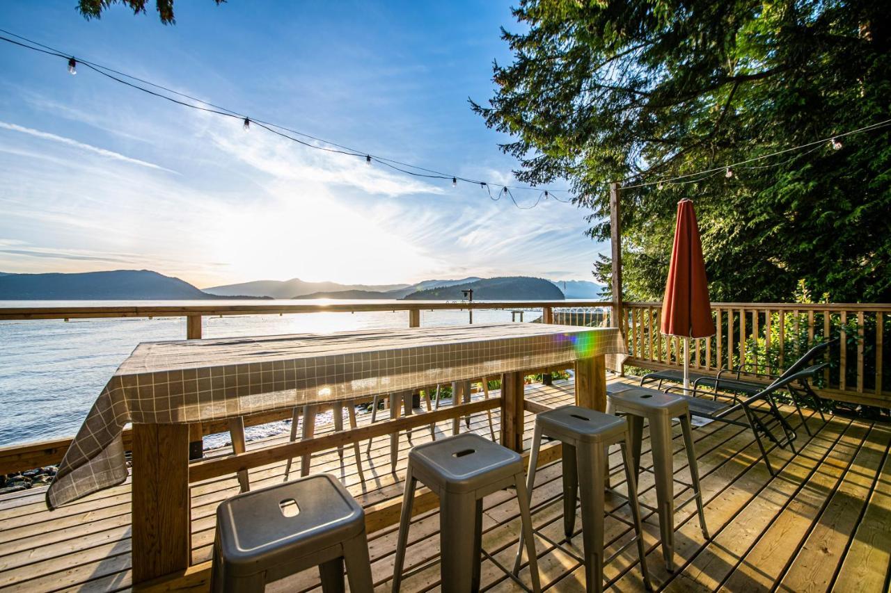 Waterfront Cottage With Superb Coastline Views West Vancouver Exteriör bild