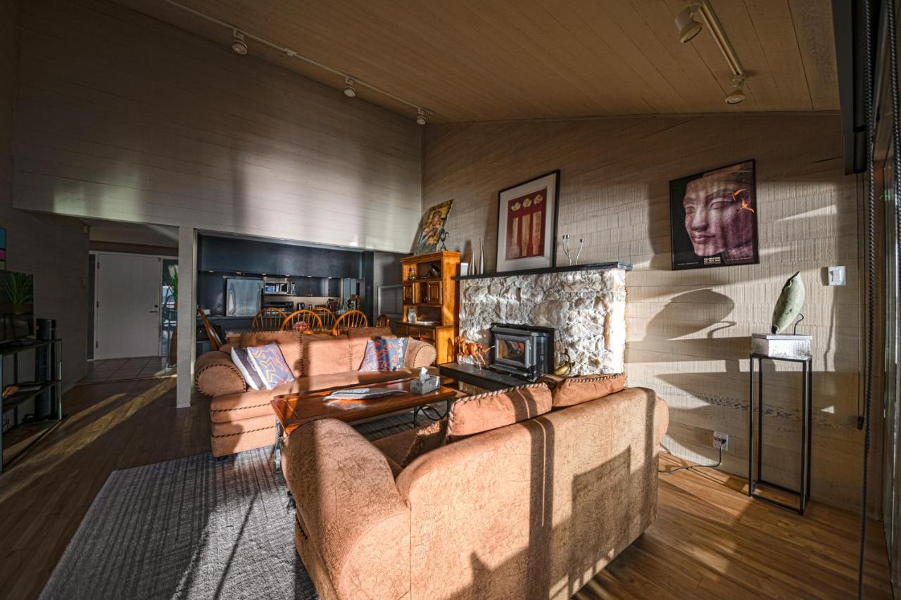 Waterfront Cottage With Superb Coastline Views West Vancouver Exteriör bild