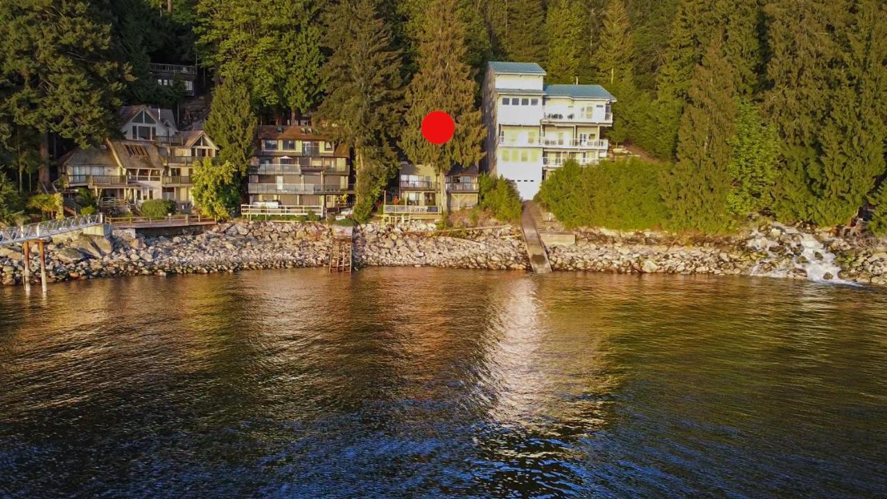 Waterfront Cottage With Superb Coastline Views West Vancouver Exteriör bild
